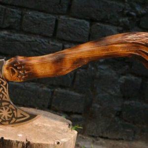 Etched Carbon Steel Blade Viking Axe Lion-Engraved Handle .